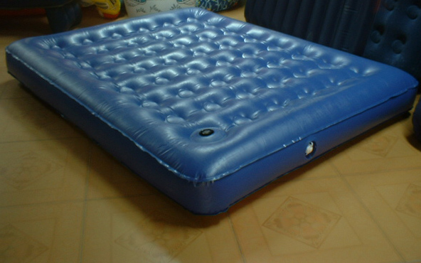 queen size air bed with build-in foot pump
